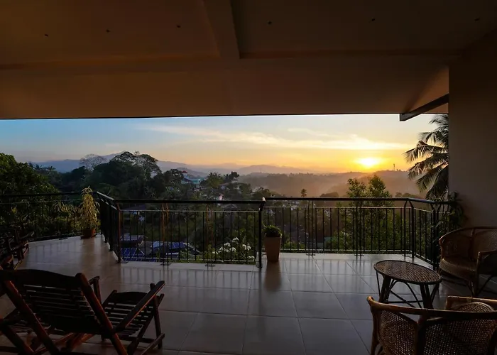 Kandy Sunrise